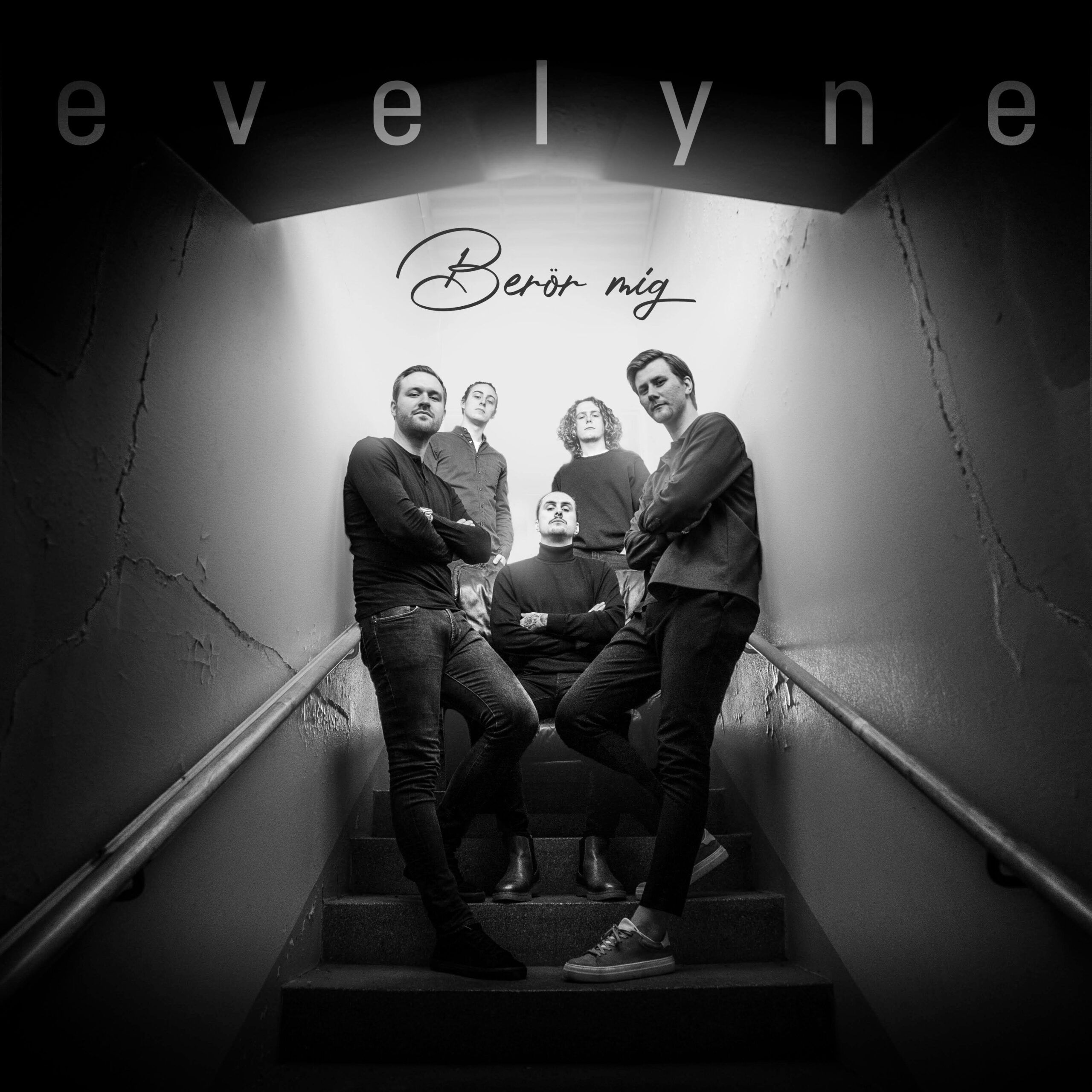 evelyne photo cover