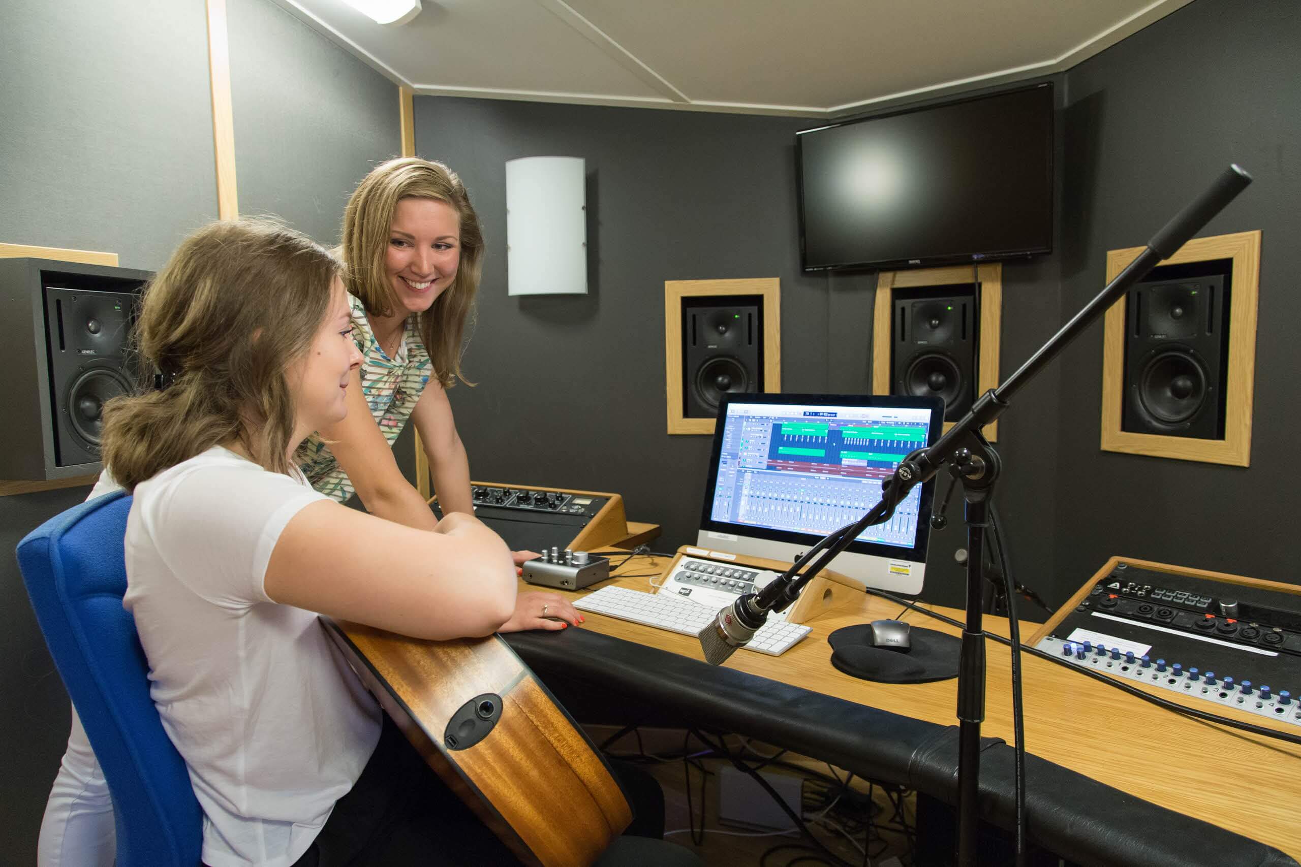 SingerSongwriter course at the Linnaeus university Talentcoach